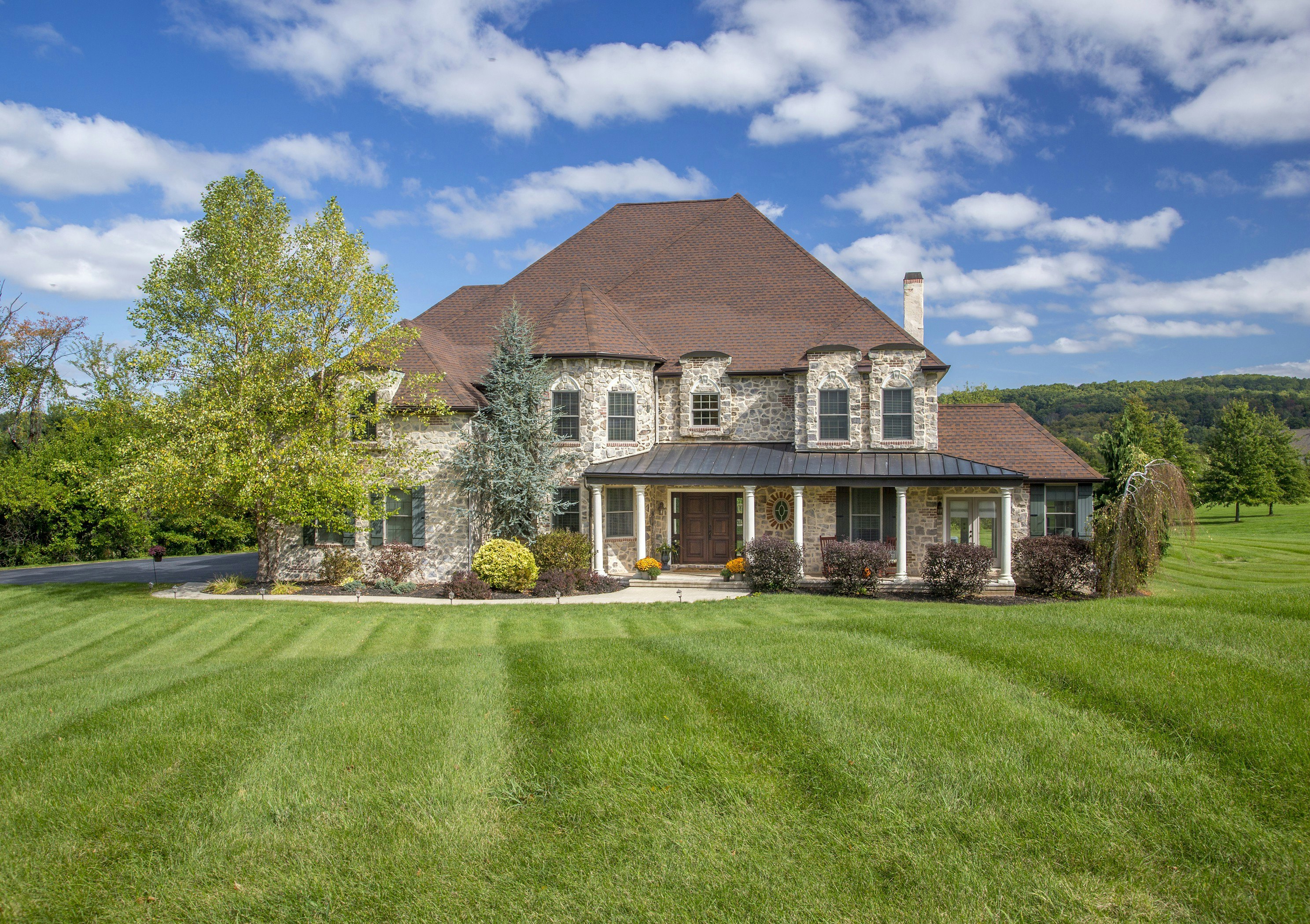 2031 Sir Walters Way, Hellertown, PA 18055, Presented by Carol C. Dorey